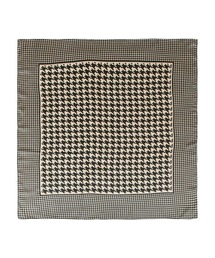 Julia Boutique（ジュリアブティック）の「90×90cmサイズ・ヴィンテージ風サテン生地スカーフ/100013（バンダナ/スカーフ）」