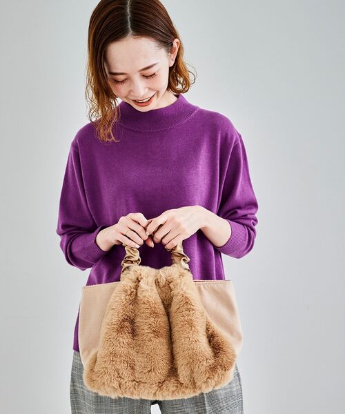 le.coeur blanc（ルクールブラン）の「ギャザーハンドルファーバッグ（ハンドバッグ・レディース・グレイッシュベージュ/ベージュ/ブラック・FREE）」の6枚目の写真