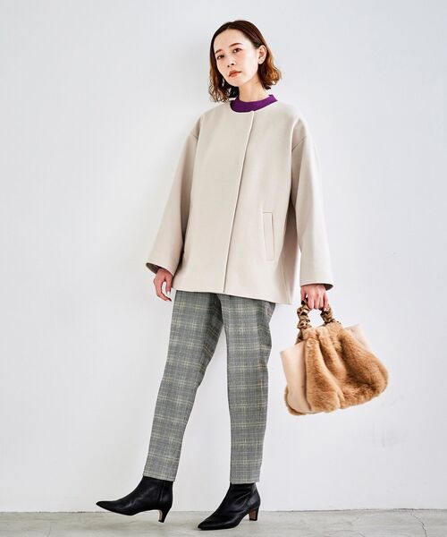 le.coeur blanc（ルクールブラン）の「ギャザーハンドルファーバッグ（ハンドバッグ・レディース・グレイッシュベージュ/ベージュ/ブラック・FREE）」の7枚目の写真