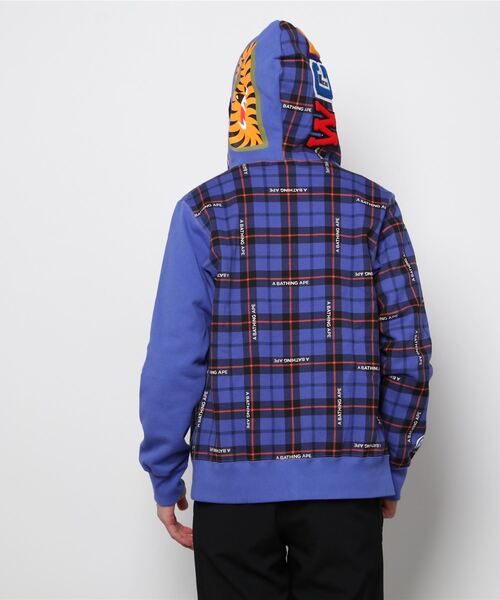 A BATHING APE（アベイシングエイプ）の「BAPE LOGO CHECK SHARK FULL