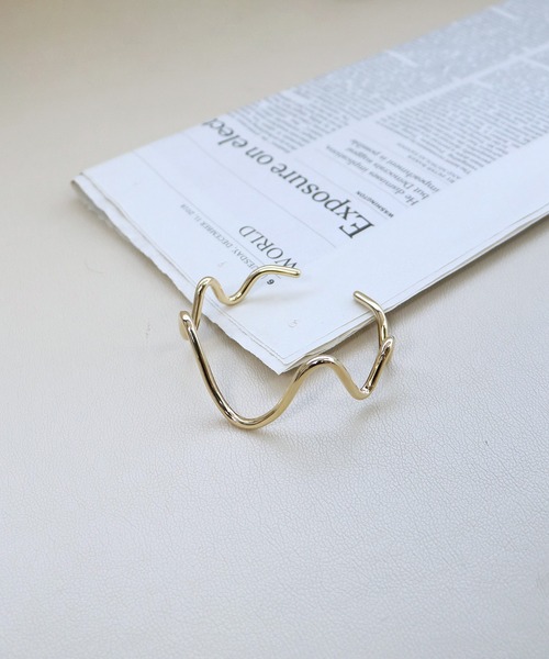 BLUEEAST（ブルーイースト）の「カーブバングル（バングル/リストバンド・レディース・シルバー/ゴールド・FREE）」の14枚目の写真