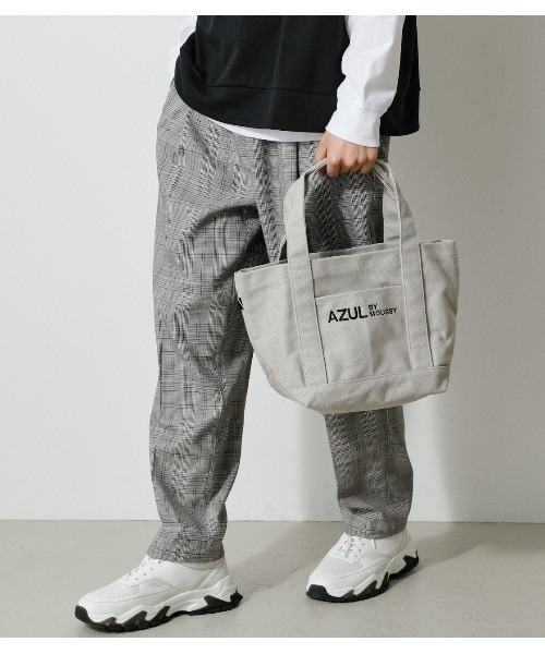 AZUL by moussy(アズールバイマウジー)の「AZUL CANVAS TOTE BAG/AZULキャンバストートバッグ(トートバッグ・メンズ・ライトブルー/オフホワイト/ライトグレー/イエロー/ブラック・FREE)」の3枚目の写真