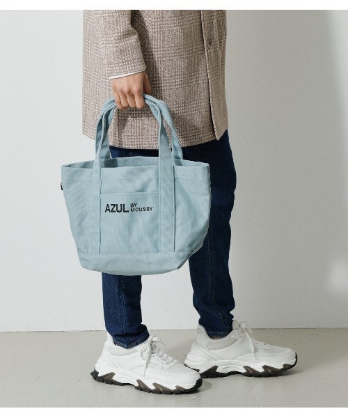 AZUL by moussy(アズールバイマウジー)の「AZUL CANVAS TOTE BAG/AZULキャンバストートバッグ(トートバッグ・メンズ・ライトブルー/オフホワイト/ライトグレー/イエロー/ブラック・FREE)」の4枚目の写真