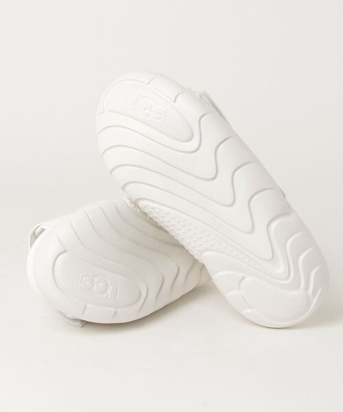 UGG（アグ）の「UGG W LA CLOUD STRAP SANDAL / アグ エルエー クラウド ストラップ サンダル（サンダル・レディース・ホワイト/ブラック/ブラウン/ライム・23.5cm/24.5cm/24.0cm/25.0cm/22.5cm/23.0cm/22.0cm）」の7枚目の写真