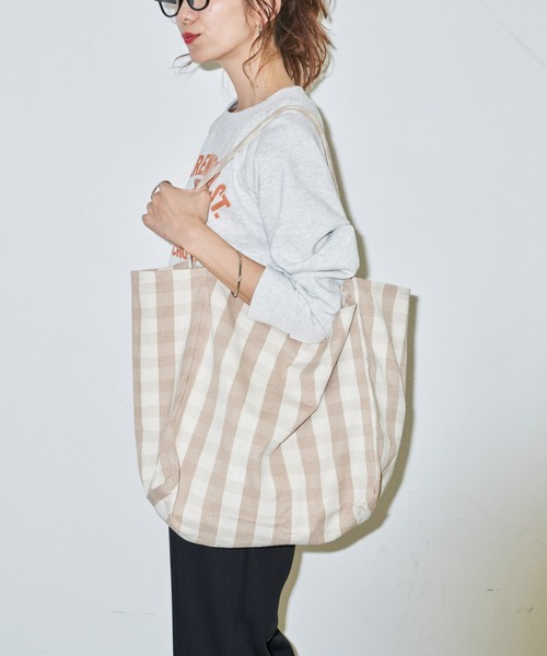 Auntie Rosa Holiday(アンティローザホリデー)の「ギンガムチェックオーバートート(トートバッグ・レディース・ブラック/ベージュ・FREE)」の11枚目の写真