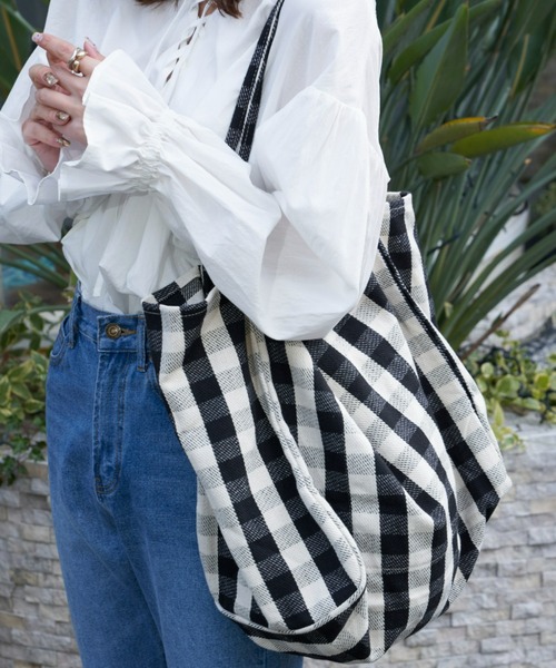 Auntie Rosa Holiday(アンティローザホリデー)の「ギンガムチェックオーバートート(トートバッグ・レディース・ブラック/ベージュ・FREE)」の3枚目の写真