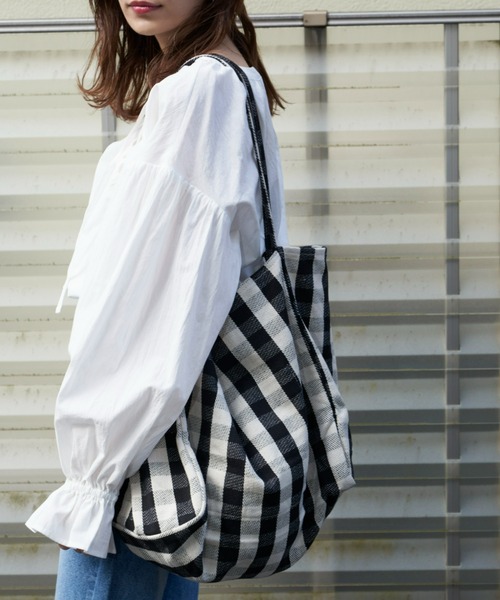 Auntie Rosa Holiday(アンティローザホリデー)の「ギンガムチェックオーバートート(トートバッグ・レディース・ブラック/ベージュ・FREE)」の5枚目の写真