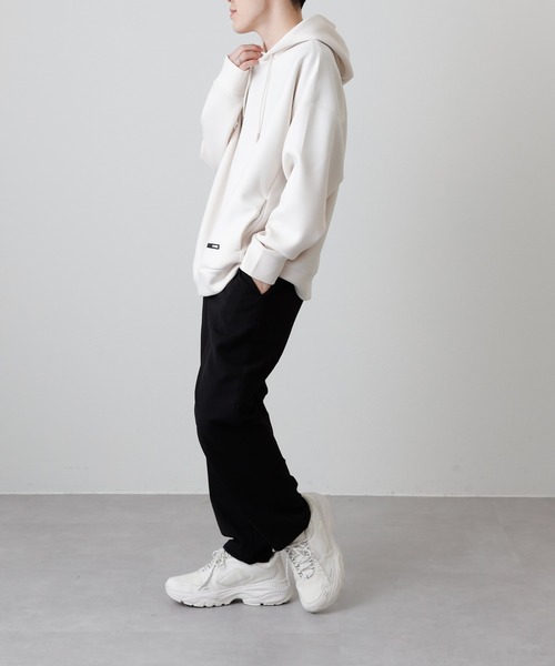 COLONY 2139（コロニートゥーワンスリーナイン）の「シリコンワッペンつきライトダンボールパーカー（パーカー・メンズ・ブラック/グリーン/アイボリー・MEDIUM/LARGE/X-LARGE）」の22枚目の写真