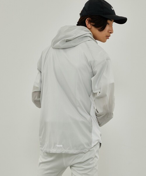 CITY TOKYO（シティトウキョウ）の「ATHLEATEランニングブルソン（ナイロンジャケット・メンズ・ダークグレー/オフホワイト・1/2）」の19枚目の写真
