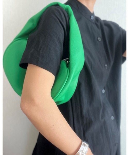 Ritzy（リッツィー）の「2way　チェーン付きワンハンドルバッグ（ハンドバッグ・レディース・ホワイト/ブラック/ライム/グリーン・FREE）」の7枚目の写真