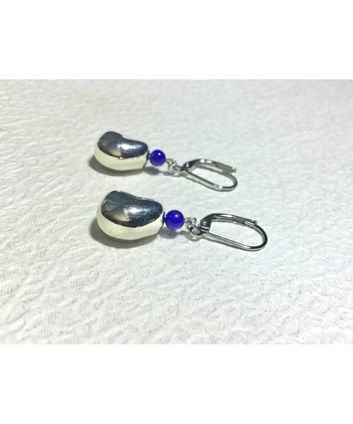 tone（トーン）の「【Le soleil】小ぶり　ラピスラズリ　beanピアス(MA)（ピアス（両耳用）・レディース・ブルー系その他・FREE）」の2枚目の写真