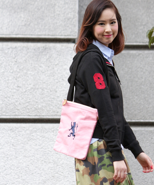 GIORDANO（ジョルダーノ）の「[GIORDANO]ライオン刺繍キャンバスショルダーバッグ (2015年モデル）（ショルダーバッグ・メンズ・ブラック/ブラック系その他/グリーン/カーキ/ネイビー/パープル/ピンク・FREE）」の7枚目の写真