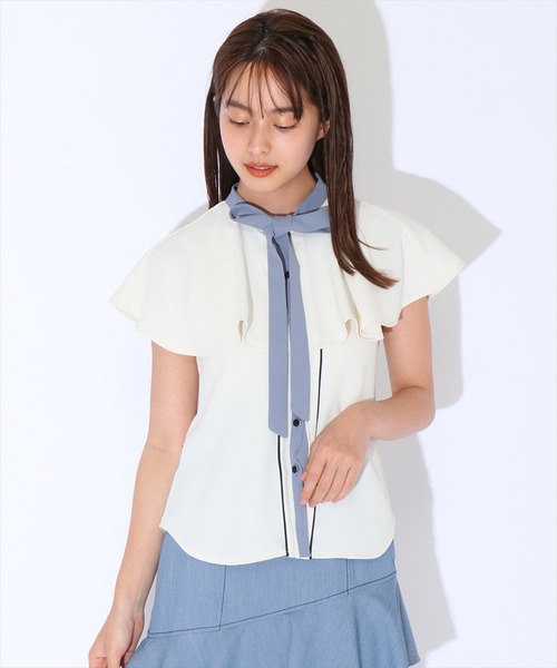 REDYAZEL（レディアゼル）の「バイカラーフリルノースリブラウス（シャツ/ブラウス・レディース・ベージュ/ネイビー/オフホワイト・SMALL/MEDIUM）」の11枚目の写真