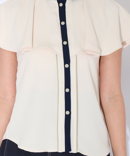 REDYAZEL（レディアゼル）の「バイカラーフリルノースリブラウス（シャツ/ブラウス・レディース・ベージュ/ネイビー/オフホワイト・SMALL/MEDIUM）」の18枚目の写真