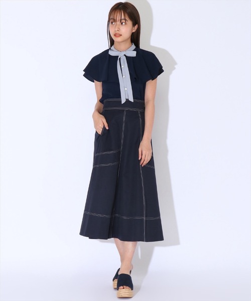 REDYAZEL（レディアゼル）の「バイカラーフリルノースリブラウス（シャツ/ブラウス・レディース・ベージュ/ネイビー/オフホワイト・SMALL/MEDIUM）」の22枚目の写真