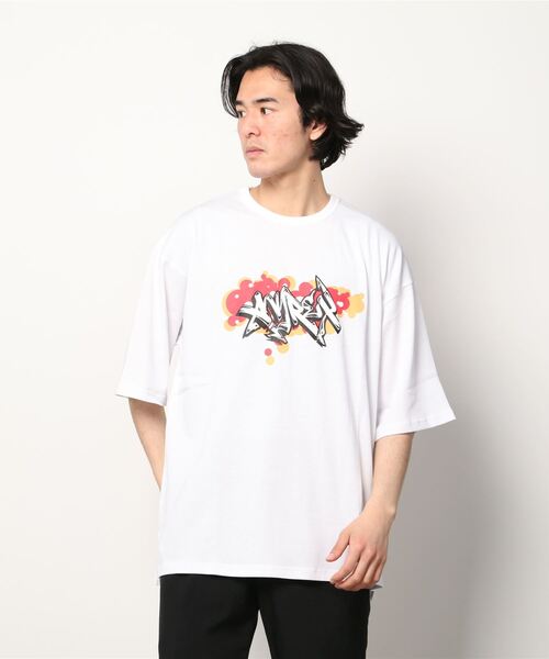 AVIREX（アヴィレックス）の「【AVIREX x A4A】タギング ロゴ Tシャツ / TAGIGING LOGO T-SHIRT / アヴィレックス（Tシャツ/カットソー・メンズ・ホワイト/ブラック・LARGE/MEDIUM）」の3枚目の写真