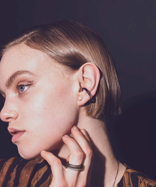 and cloud（アンドクラウド）の「Nocturnal Crescent Pierce / Single（ピアス（片耳用）・レディース・ブラック/イエローゴールド/シルバー・FREE）」の13枚目の写真