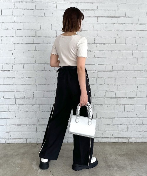 PAGEBOY(ページボーイ)の「テレコメローコンパクトTシャツ(Tシャツ/カットソー・レディース・ブラック/オフホワイト/ロイヤルブルー/グレイッシュベージュ・FREE)」の21枚目の写真