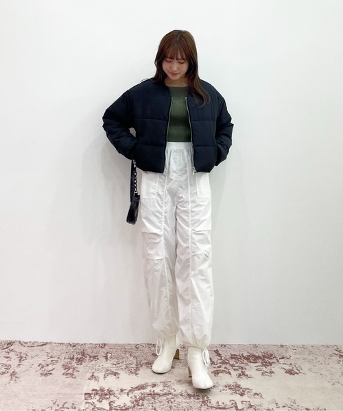 EPIMI E'PIMMY（エピミエピミー）の「マフラーセット中綿ブルゾン（ダウンジャケット/コート・レディース・アイボリー/ブラック・MEDIUM）」の5枚目の写真