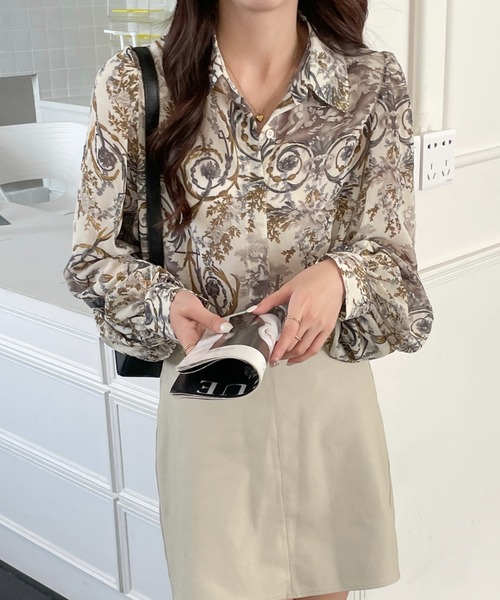 ECLIN(エクラン)の「ボリュームスリーブ総柄レギュラーカラーレディーシャツ(シャツ/ブラウス・レディース・ブラック/ベージュ/ブルー・M/L)」の15枚目の写真