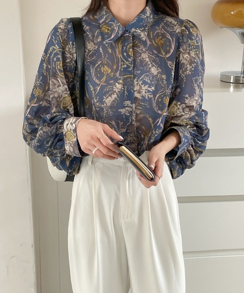 ECLIN(エクラン)の「ボリュームスリーブ総柄レギュラーカラーレディーシャツ(シャツ/ブラウス・レディース・ブラック/ベージュ/ブルー・M/L)」の6枚目の写真