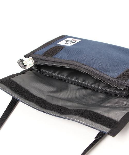 CHUMS（チャムス）の「【CHUMS/チャムス】 Recycle Bellow Pocketbook Case（ショルダーバッグ・レディース・ブラック/パープル/ネイビー/ブラウン/レッド/その他1/その他2/その他3・FREE）」の19枚目の写真