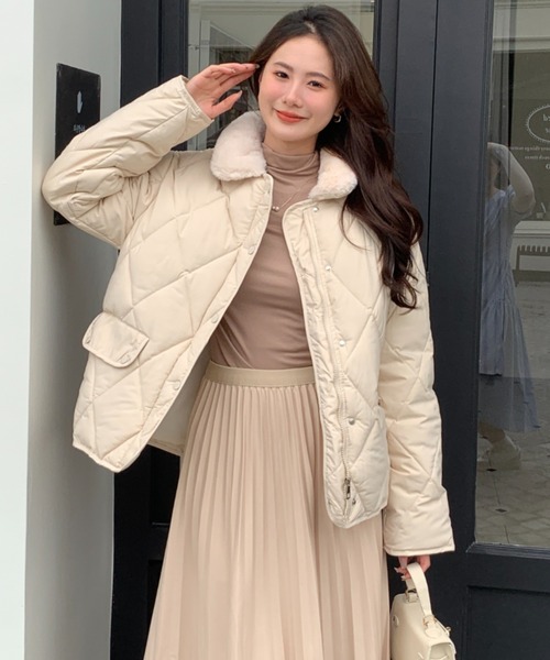 ECLIN(エクラン)の「エコファー衿キルティングブルゾン(ブルゾン・レディース・ブラック/アイボリー/モカ・FREE)」の7枚目の写真