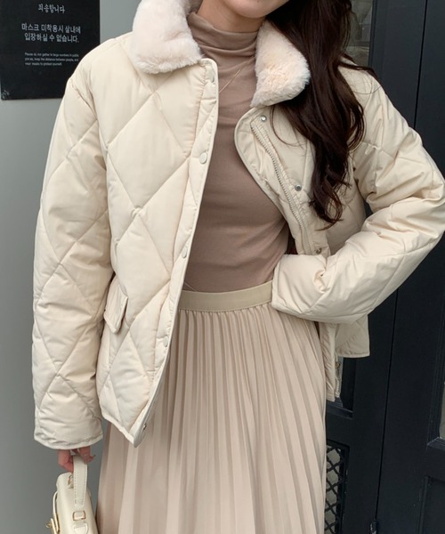 ECLIN(エクラン)の「エコファー衿キルティングブルゾン(ブルゾン・レディース・ブラック/アイボリー/モカ・FREE)」の8枚目の写真