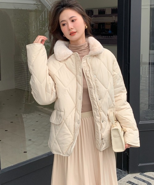 ECLIN(エクラン)の「エコファー衿キルティングブルゾン(ブルゾン・レディース・ブラック/アイボリー/モカ・FREE)」の11枚目の写真