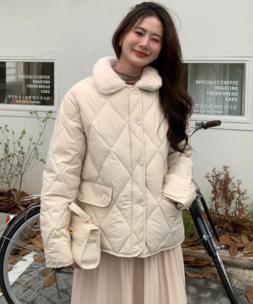 ECLIN(エクラン)の「エコファー衿キルティングブルゾン(ブルゾン・レディース・ブラック/アイボリー/モカ・FREE)」の16枚目の写真