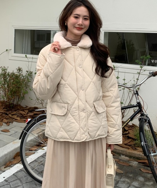 ECLIN(エクラン)の「エコファー衿キルティングブルゾン(ブルゾン・レディース・ブラック/アイボリー/モカ・FREE)」の15枚目の写真