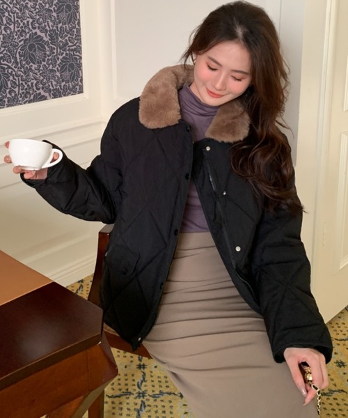 ECLIN(エクラン)の「エコファー衿キルティングブルゾン(ブルゾン・レディース・ブラック/アイボリー/モカ・FREE)」の19枚目の写真