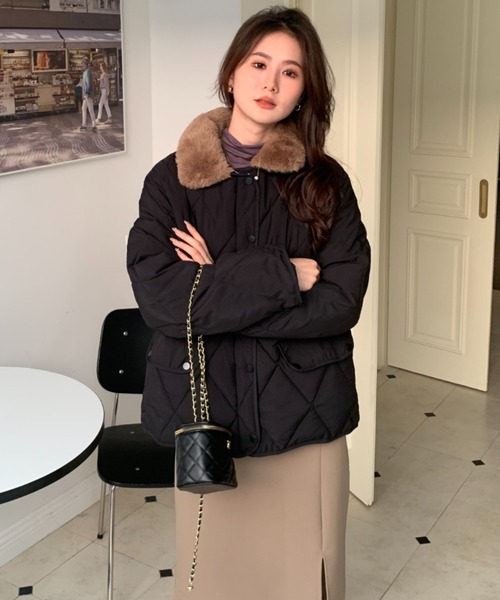 ECLIN(エクラン)の「エコファー衿キルティングブルゾン(ブルゾン・レディース・ブラック/アイボリー/モカ・FREE)」の22枚目の写真