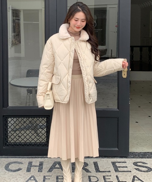 ECLIN(エクラン)の「エコファー衿キルティングブルゾン(ブルゾン・レディース・ブラック/アイボリー/モカ・FREE)」の13枚目の写真