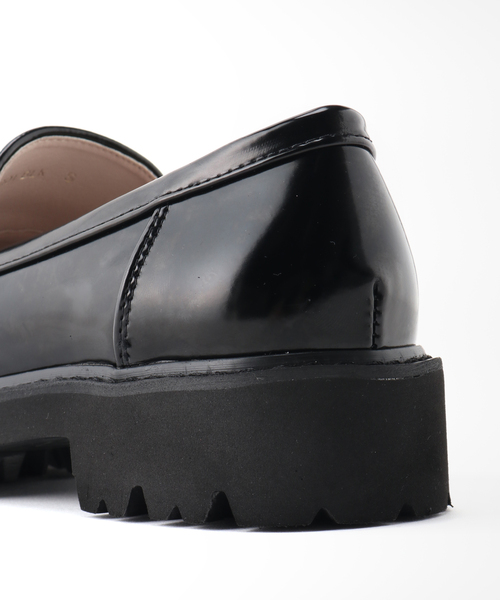 B.C STOCK(ベーセーストック)の「ボリュームソールローファー(ローファー・レディース・アイボリー/ブラック・SMALL/LARGE/MEDIUM)」の6枚目の写真