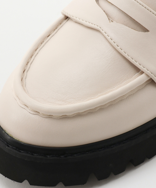 B.C STOCK(ベーセーストック)の「ボリュームソールローファー(ローファー・レディース・アイボリー/ブラック・SMALL/LARGE/MEDIUM)」の10枚目の写真