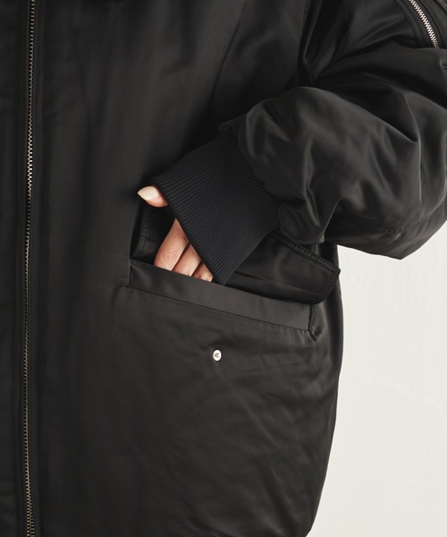 COLLAGE GALLARDAGALANTE(コラージュガリャルダガランテ)の「OVAL SQUARE/中綿ボンバージャケット(MA-1・レディース・ブラック・SMALL)」の17枚目の写真