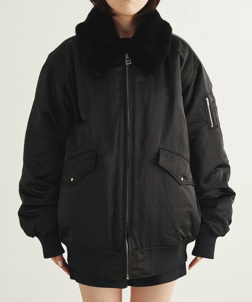 COLLAGE GALLARDAGALANTE(コラージュガリャルダガランテ)の「OVAL SQUARE/中綿ボンバージャケット(MA-1・レディース・ブラック・SMALL)」の5枚目の写真