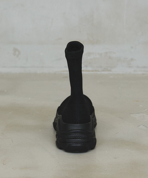 casane(カサネ)の「ソックススニーカーブーツ(ブーツ・レディース・ダークブラック/ブラック・0/1/2)」の11枚目の写真