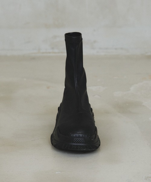 casane(カサネ)の「ソックススニーカーブーツ(ブーツ・レディース・ダークブラック/ブラック・0/1/2)」の17枚目の写真