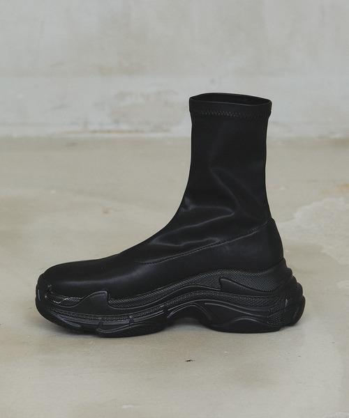 casane(カサネ)の「ソックススニーカーブーツ(ブーツ・レディース・ダークブラック/ブラック・0/1/2)」の20枚目の写真