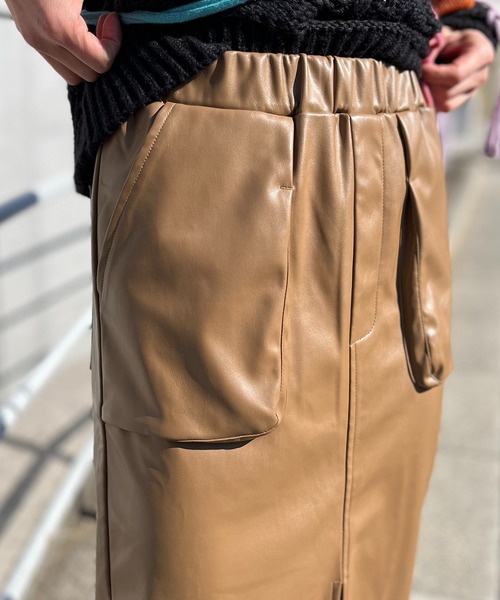 mi via loca（ミヴィアロカ）の「フェイクレザーポケットデザインスカート（スカート・レディース・ブラウン/キャメル・FREE）」の10枚目の写真