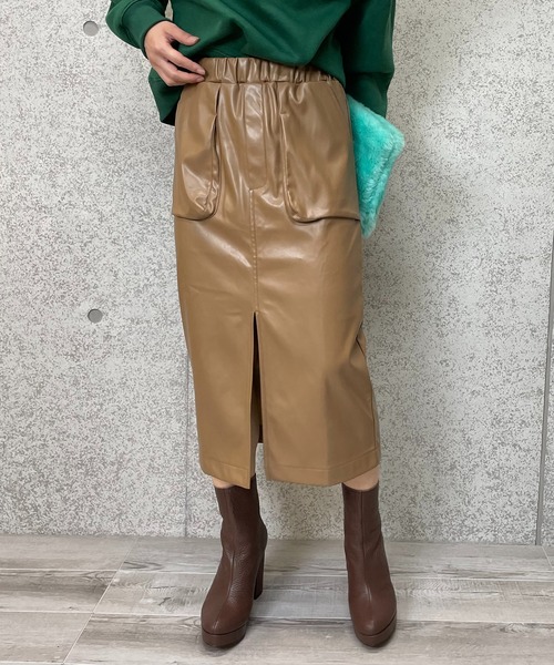 mi via loca（ミヴィアロカ）の「フェイクレザーポケットデザインスカート（スカート・レディース・ブラウン/キャメル・FREE）」の6枚目の写真