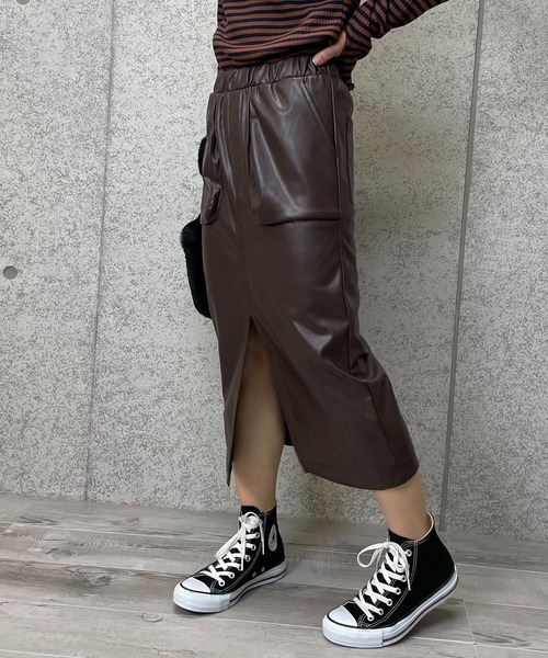 mi via loca（ミヴィアロカ）の「フェイクレザーポケットデザインスカート（スカート・レディース・ブラウン/キャメル・FREE）」の21枚目の写真