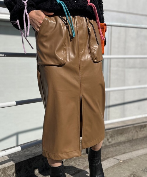 mi via loca（ミヴィアロカ）の「フェイクレザーポケットデザインスカート（スカート・レディース・ブラウン/キャメル・FREE）」の12枚目の写真