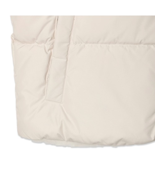 Guess(ゲス)の「Mini Triangle Logo Down Vest(ダウンベスト・メンズ・ブラック/アイボリー・MEDIUM/LARGE/X-LARGE/SMALL)」の6枚目の写真