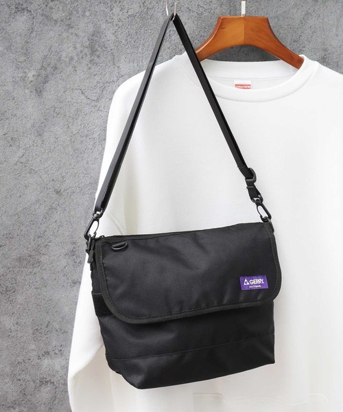 GERRY(ジェリー)の「撥水加工 再生ポリエステル(REPREVE) フラップ ショルダーバッグ(ショルダーバッグ・メンズ・ブラック・FREE)」の12枚目の写真