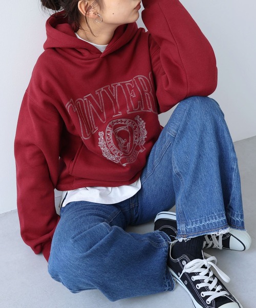 andme（アンドミー）の「裏起毛カレッジロゴ刺繍スウェットパーカー（パーカー・レディース・ブルー/ブラック/ボルドー/オートミール・M/L）」の4枚目の写真