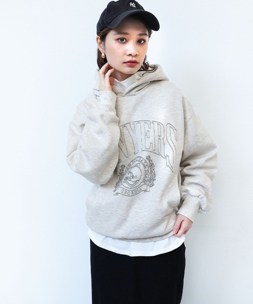 andme（アンドミー）の「裏起毛カレッジロゴ刺繍スウェットパーカー（パーカー・レディース・ブルー/ブラック/ボルドー/オートミール・M/L）」の17枚目の写真