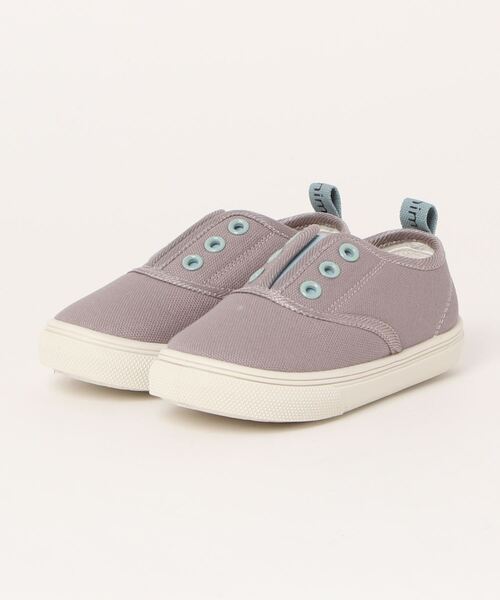 monmimi（モンミミ）の「《monmimi》Eyelet slip-on sneakers（スリッポン・キッズ・グレー/アイボリー・14.0cm/17.0cm/15.0cm/18.0cm/16.0cm/19.0cm/13.0cm）」の2枚目の写真